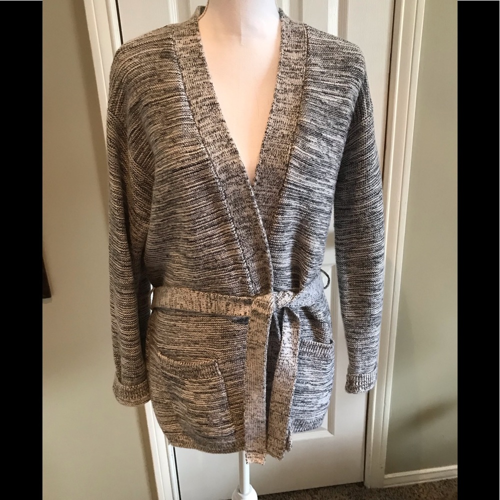Gap sweater